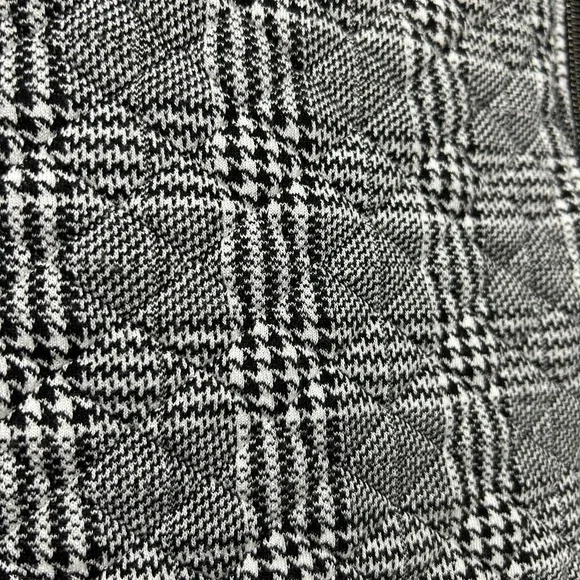 Banana Republic Women's Size XL Asymmetrical Quilted Moto Jacket Black and White - Picture 4 of 8